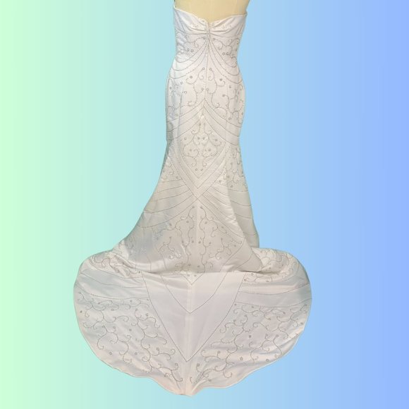 WEDDING DRESS SIZE 10, WHITE SATIN, BEADED - Picture 3 of 5